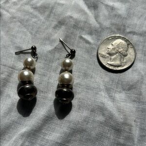 Elegant Pearl and silver tone Bead Earrings pierced vintage light dangle